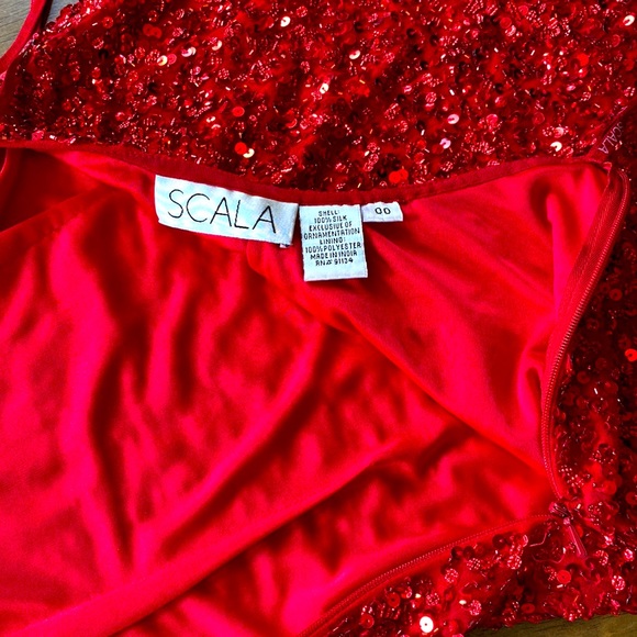 SCALA Formal RED Sequence Dress Size 00 - Picture 8 of 8